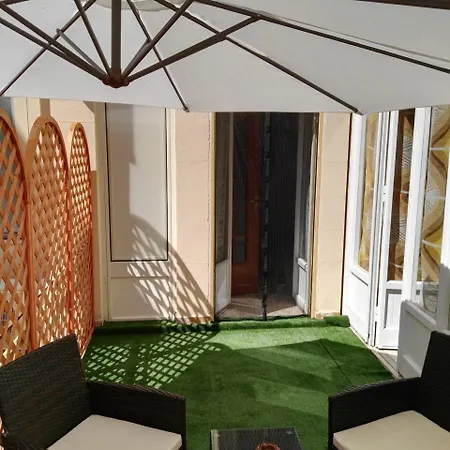 Main Street Отель типа 