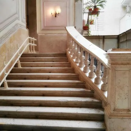 Main Street Отель типа 