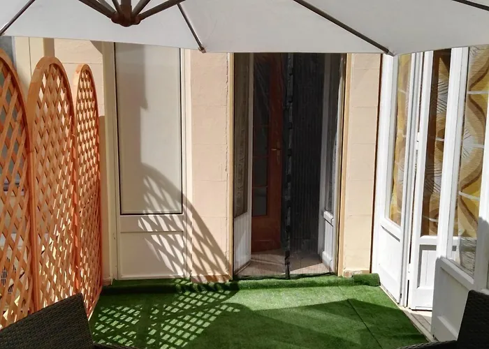 Main Street לינה וארוחת בוקר 3*